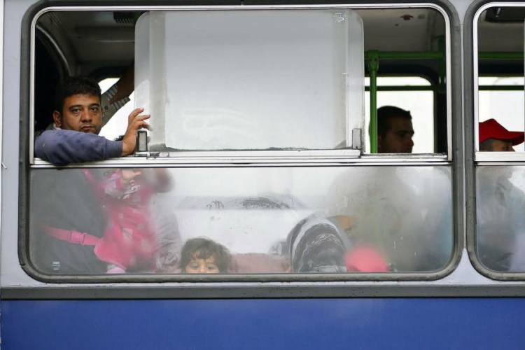 Hrvatska u panici: 20 autobusa krenulo prema granici (FOTO)
