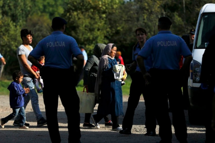 Sve izbjeglice pristigle u Hrvatsku idu za Zagreb  (FOTO, VIDEO)