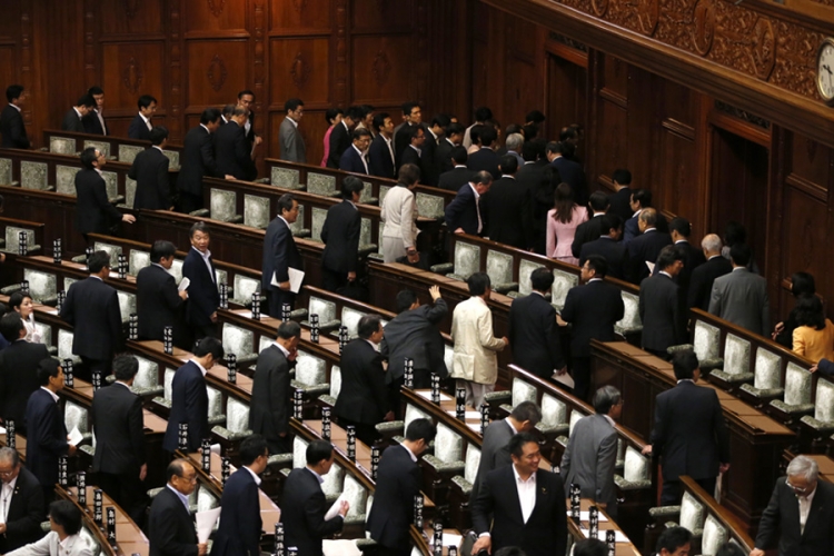 Japanci od danas mogu da ratuju u inostranstvu
