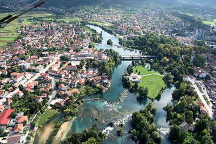 Vlast u FBiH će pomoći u zapošljavanju mladih u Bihaću