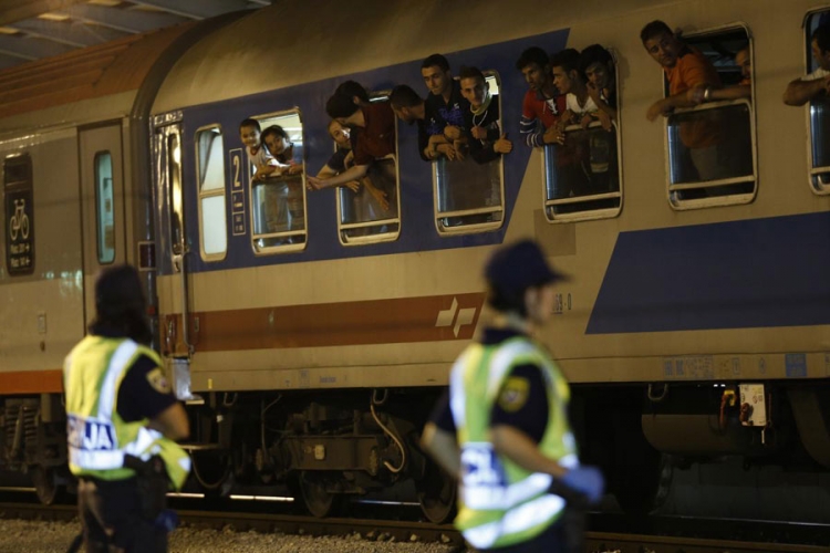 U Hrvatsku ušlo 30.126 izbjeglica, sukobi kod voza u Tovarniku 