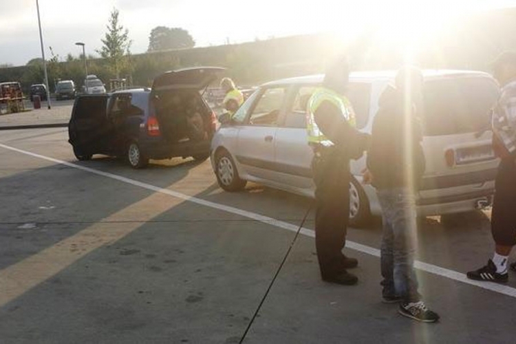 Srbi uhapšeni u Njemačkoj: U dva automobila vozili 28 migranata
