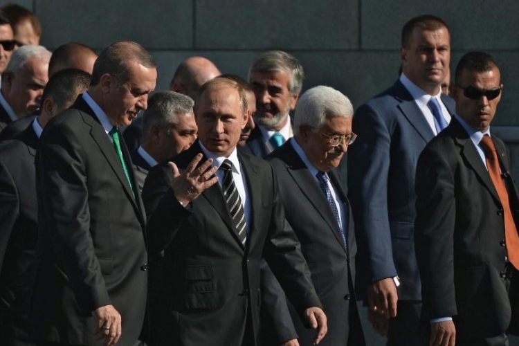 Putin: Teroristi kompromituju islamsku vjeru