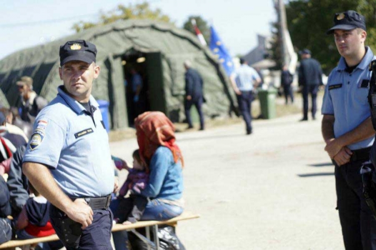 Opatovac: Tokom noći stiglo oko 1.200 migranata