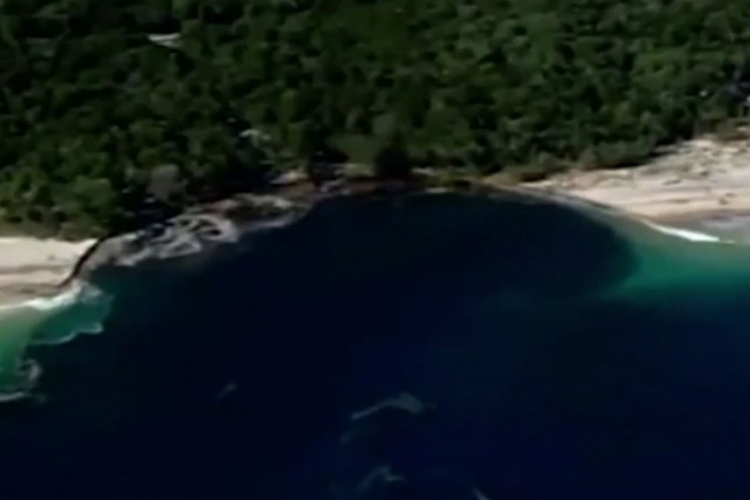 Užasno:Plaža propala u ponor nevjerovatnih razmjera (VIDEO)