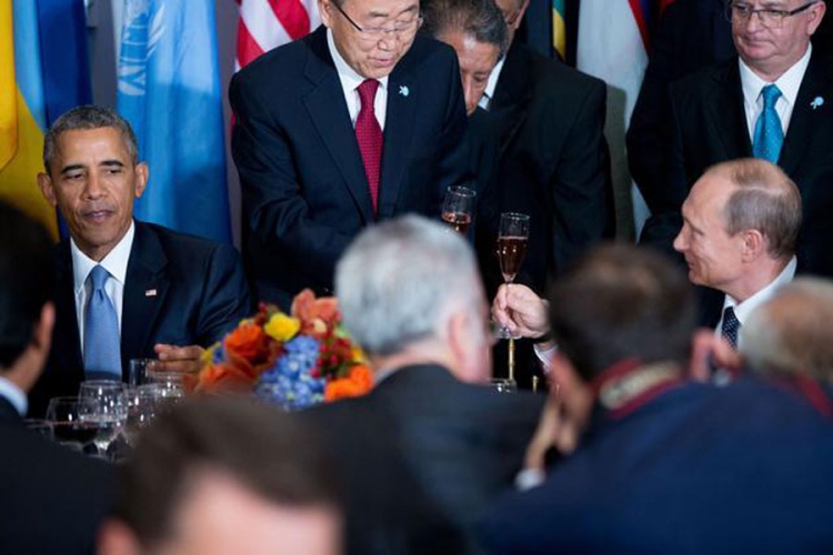Putin htio da nazdravi, Obama ga prvo ignorisao (FOTO, VIDEO)