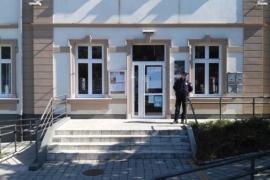 Pljačka u Beogradu: Naoružan upao u poštu, jedna osoba ranjena
