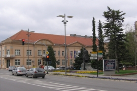 Uhapšen muškarac koji je ranio dvoje ljudi na šetalištu u Inđiji
