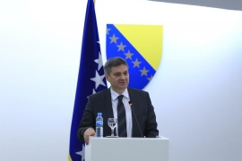 Zvizdić: Zamrzavanjem plata do fiskalne održivosti BiH