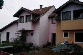 Živinice: Otrovali se rakijom, otac preminuo, maloljetni sin u komi