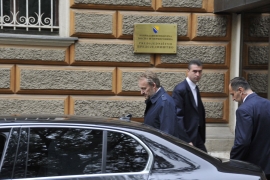 Čitajte u NEZAVISNIM : Izetbegović dolazi da sasluša svoje poslanike