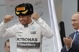 Hamilton slavio u Rusiji, izjednačio se sa Fetelom