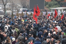 Ambasada SAD u Prištini: Ne idite na trg, očekuju se nasilni protesti
