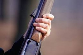 Iz puške ranio suprugu, a zatim se pokušao ubiti