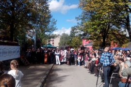 Živo i veselo: Počeli "Dani drvarske drenjine", tradicija se ...
