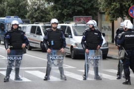 U razbijanju protesta u Podgorici povrijeđeno šest policajaca (VIDEO)