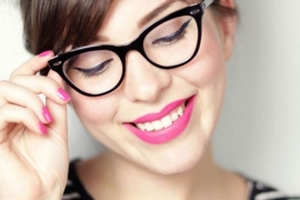 Odlični make-up trikovi za devojke koje nose naočare