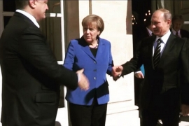 Porošenko zabranio prikazivanje rukovanja s Putinom (VIDEO)