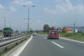 Zbog uklanjanja aviobombe obustavljen saobraćaj na putu ...