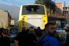 Uhapšen Albanac koji je kamenovao autobus sa Srbima u Peći