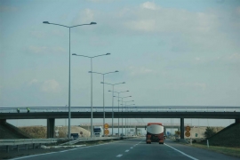 Zatvoren autoput Horgoš-Beograd zbog prevrnute cisterne