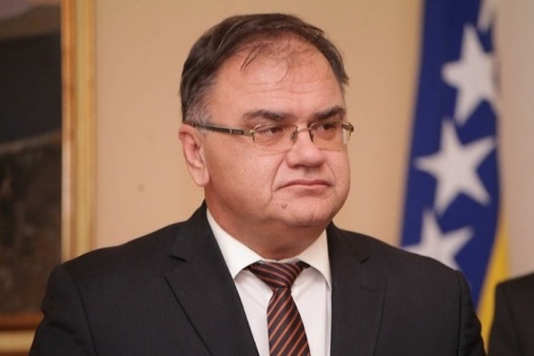 Ivanić: Ako ćemo "suditi" Savezu za promjene moramo i SNSD-u
