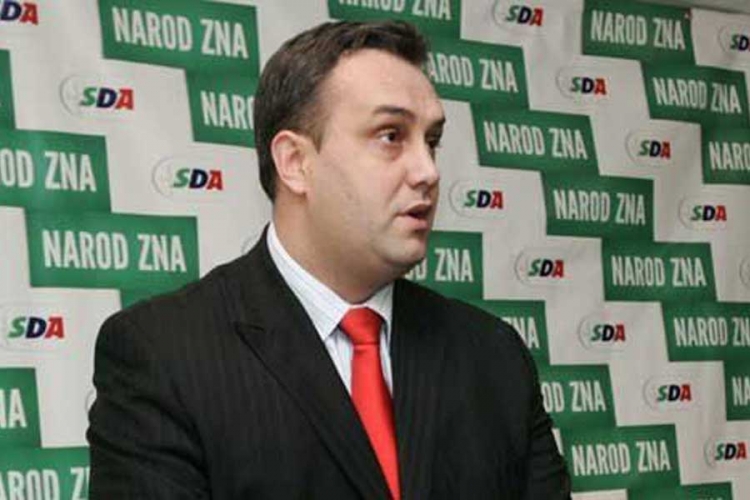 Da li će Sarajlić zbog napada na Ahmetovića biti smijenjen?