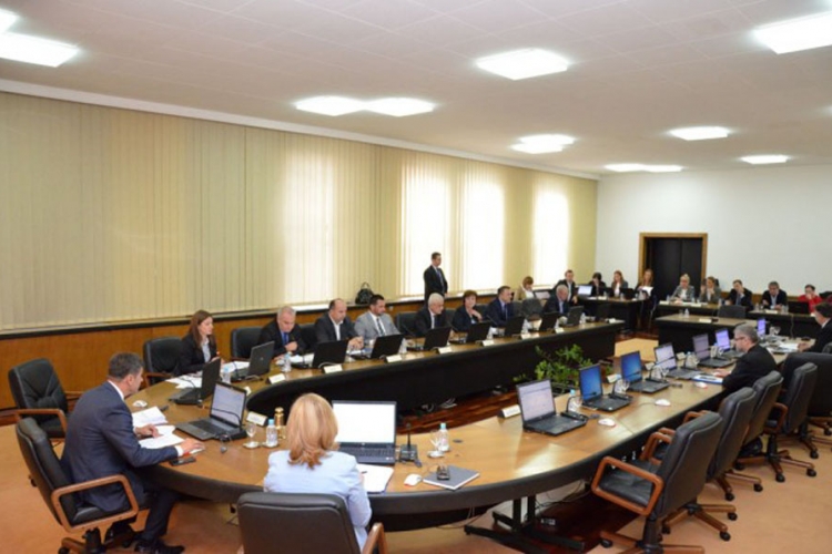 Vlada FBiH: Početak kraja "uhljebima" u izvršnim organima