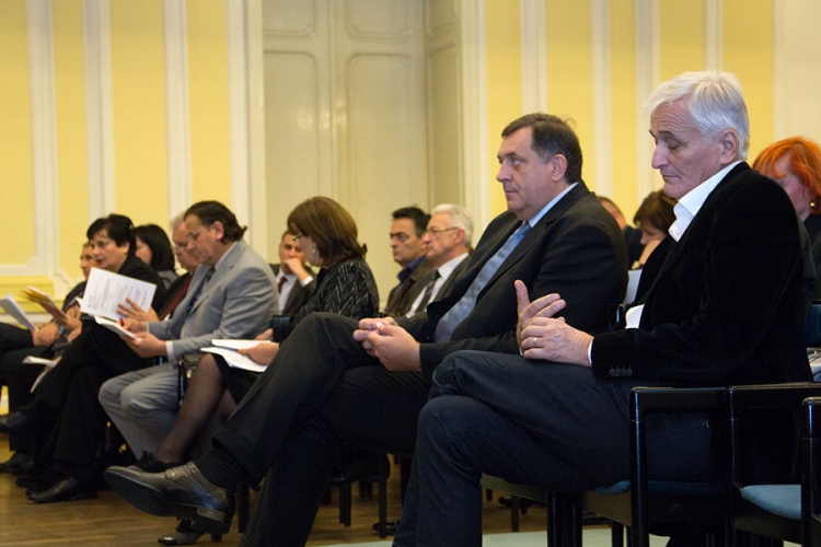 Dodik: Puna podrška Radojičiću i GO Banjaluka (FOTO) 