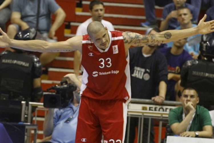 Crvena zvezda deklasirala Tajfun