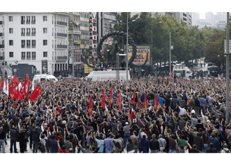 Islamska država osumnjičena za brutalni napad u Turskoj, opozicija za sve krivi Erdoana