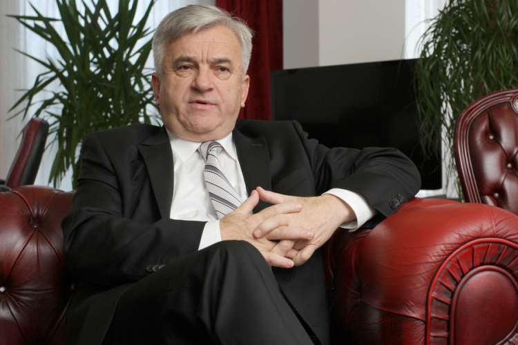 Čubrilović za NEZAVISNE: Ne razmišljamo o rekonstrukciji Vlade
