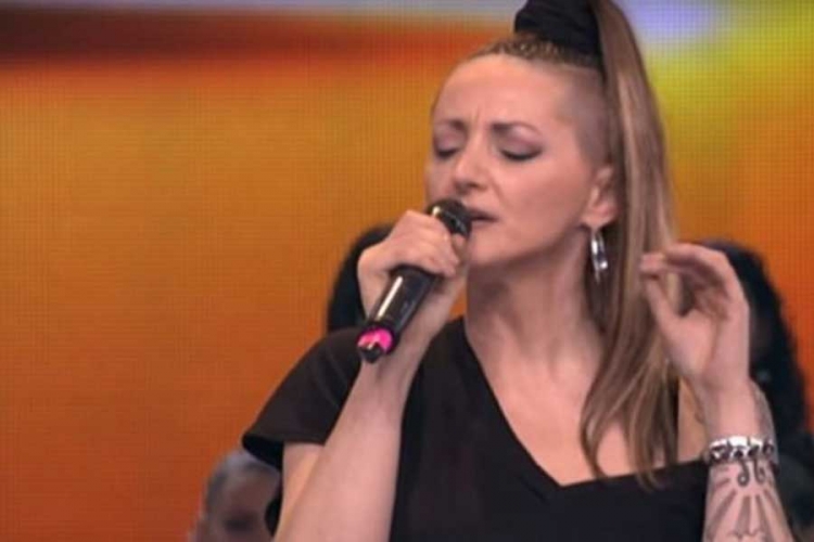 Dona Ares otkrila: Evo ko mi je od kolega dao novac za liječenje