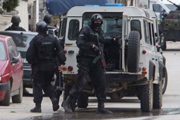 Policijska akcija u Kumanovu: Hapšenje terorista iz naselja Divo
