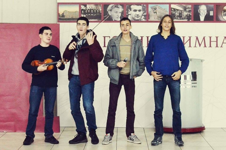 Banjalučki srednjoškolci sviraju tradicionalnu muziku