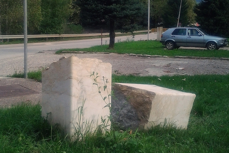Osamnaestogodišnjak srušio Karađorđevu bistu u Milićima