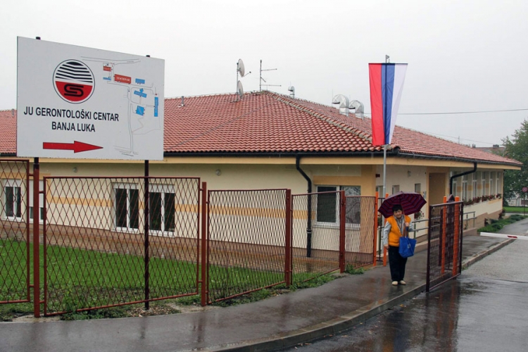 Smještaj u staračkim domovima od 600 do 1.500 KM