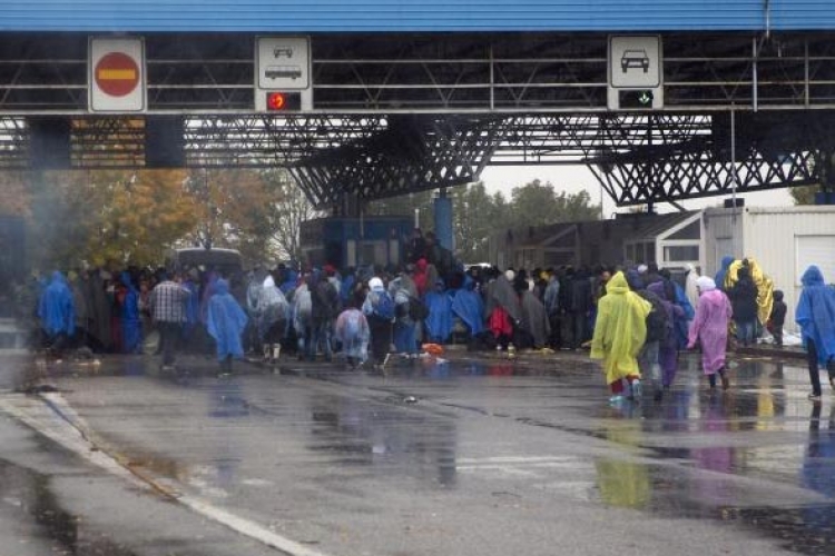 Hrvatska otvorila granicu, izbjeglice prevoze u Opatovac