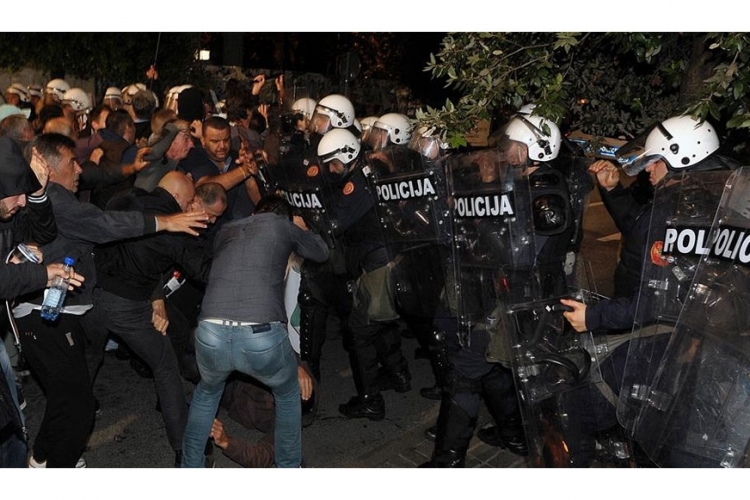 Beograd: Protest podrške demonstracijama u Crnoj Gori
