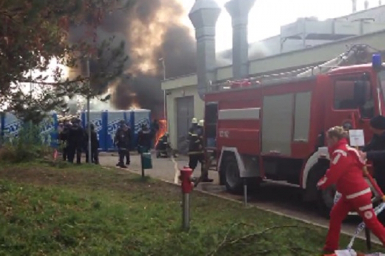 Haos u Brežicama: Migranti pale šatore (FOTO, VIDEO)