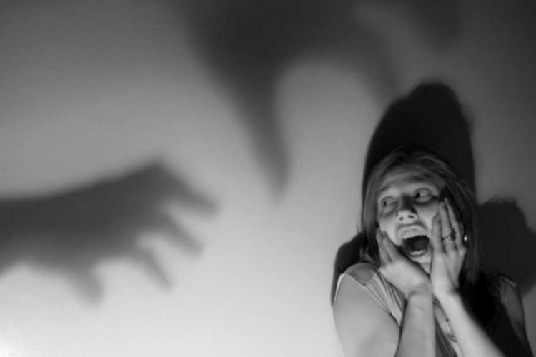 Jeziva skrivena kamera: Zombiji napadaju (VIDEO)        