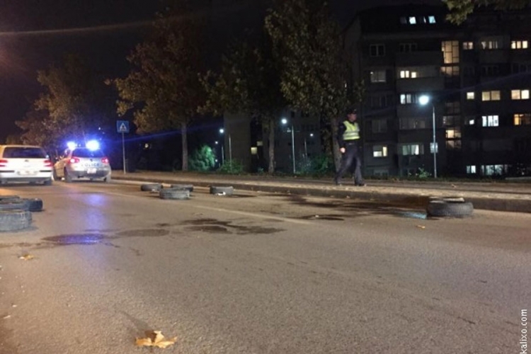 Priština: Specijalci i Kfor brane parlament od opozicije