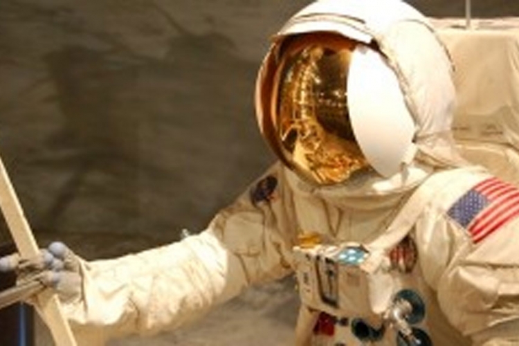 Prodat sat koji je američki astronaut naosio na Mjesecu