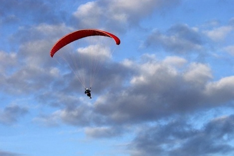 Arapin paraglajderom preletio u Siriju da se pridruži ISIL-u?