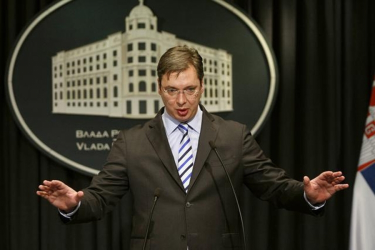 Vučić: Srbija neće podizati zidove i da ćuskije padaju