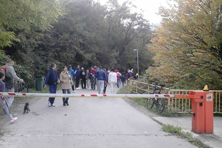 Izletnici se družili na Banj brdu