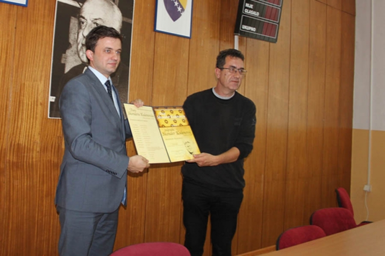 Nagrada "Skender Kulenović" dodijeljena Muhamedu Đedoviću