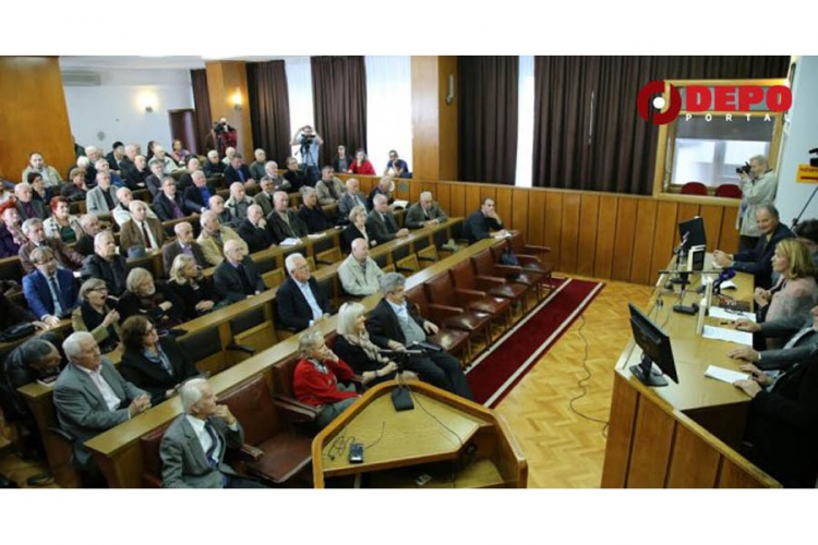 Uzavrela polemika o Aliji Izetbegoviću kao anđelu mira ili jahaču apokalipse
