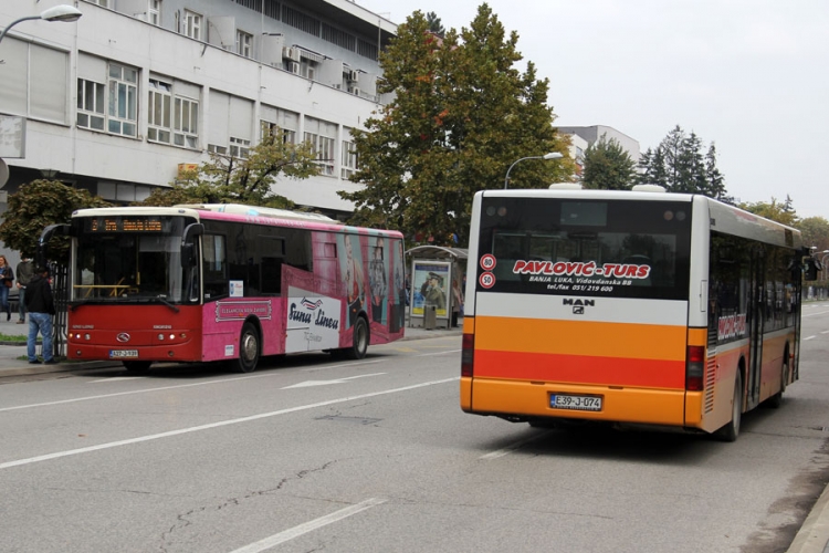 Spremaju autobuse za zimu