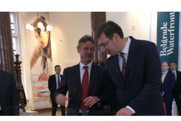 Vučić:I mladi i stari će morati da uče dva sata dnevno